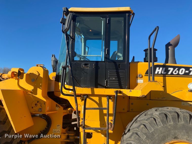 image for item IG9250 2004 Hyundai HL760-7  wheel loader