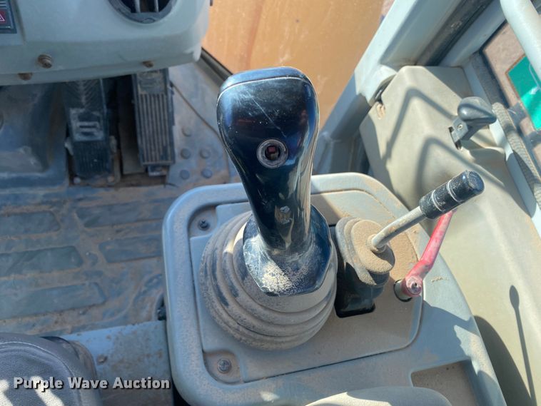 image for item IG9250 2004 Hyundai HL760-7  wheel loader