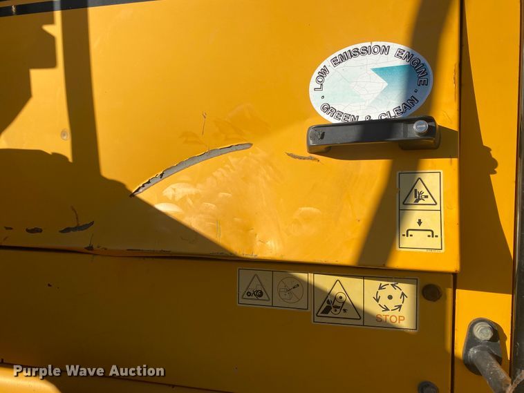 image for item IG9250 2004 Hyundai HL760-7  wheel loader