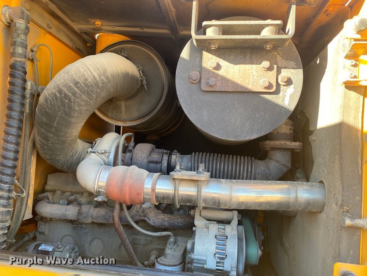 image for item IG9250 2004 Hyundai HL760-7  wheel loader