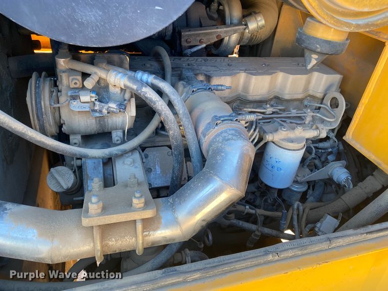 image for item IG9250 2004 Hyundai HL760-7  wheel loader