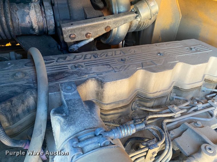 image for item IG9250 2004 Hyundai HL760-7  wheel loader