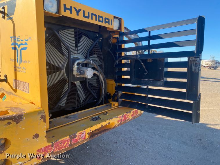 image for item IG9250 2004 Hyundai HL760-7  wheel loader