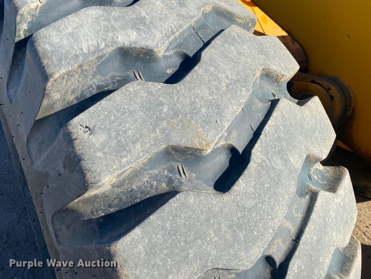 image for item IG9250 2004 Hyundai HL760-7  wheel loader