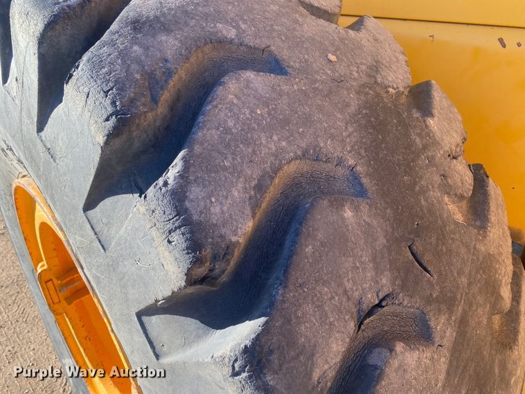 image for item IG9250 2004 Hyundai HL760-7  wheel loader