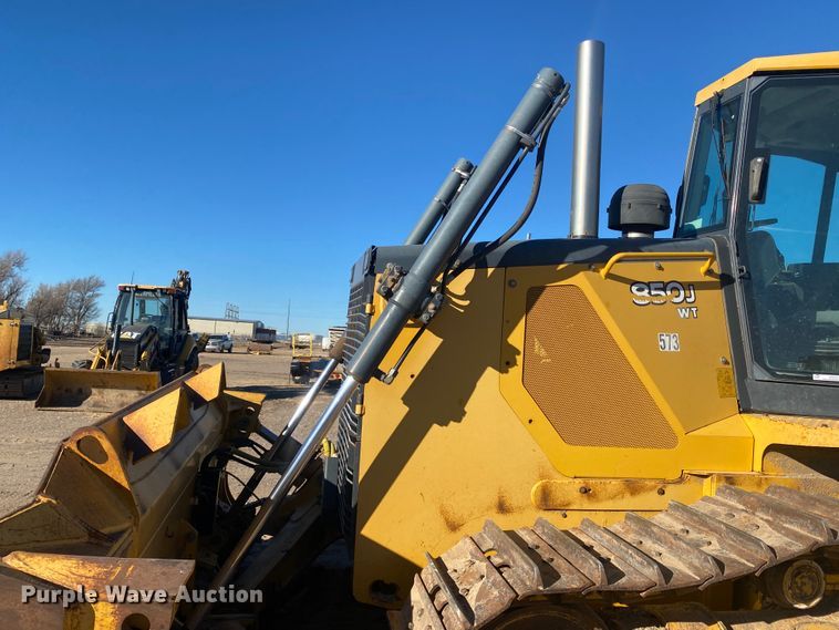 image for item IG9252 2010 John Deere 850J  dozer