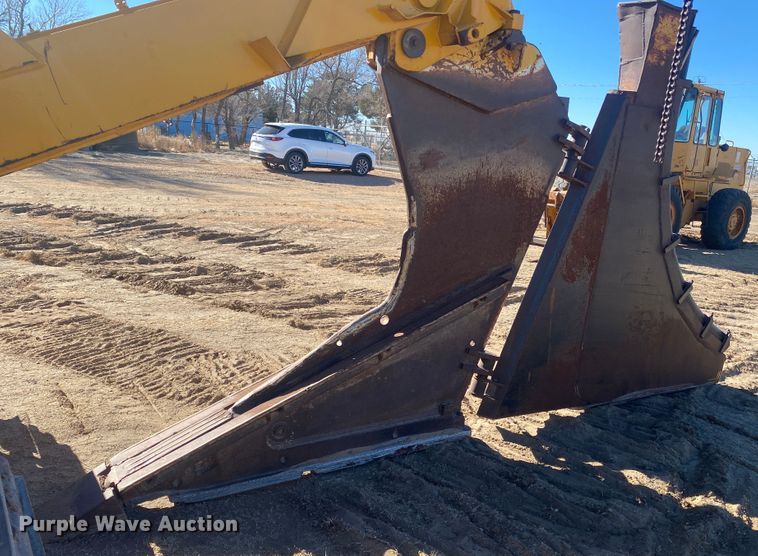 image for item IG9256 1985 Dynapac 624  tile plow