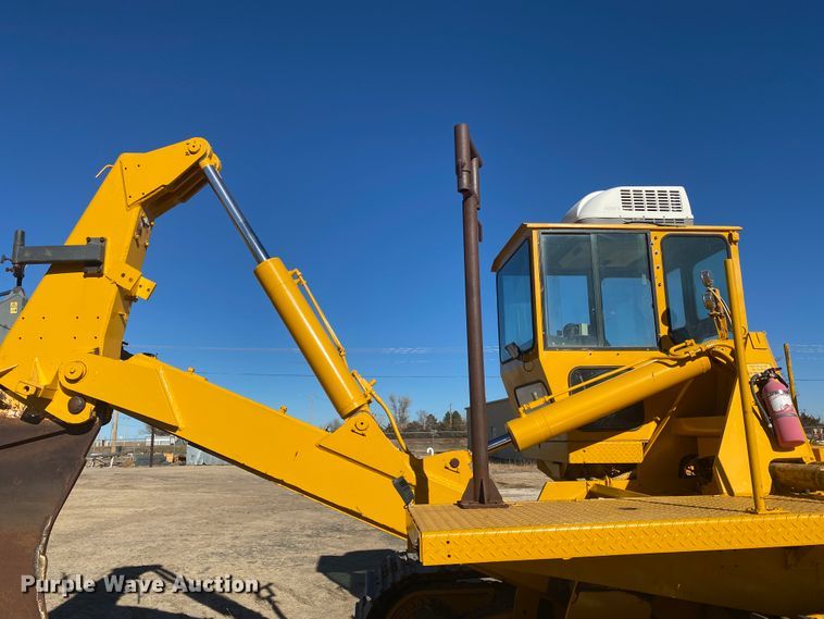 image for item IG9256 1985 Dynapac 624  tile plow