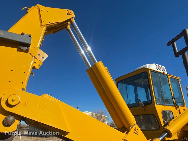 image for item IG9256 1985 Dynapac 624  tile plow