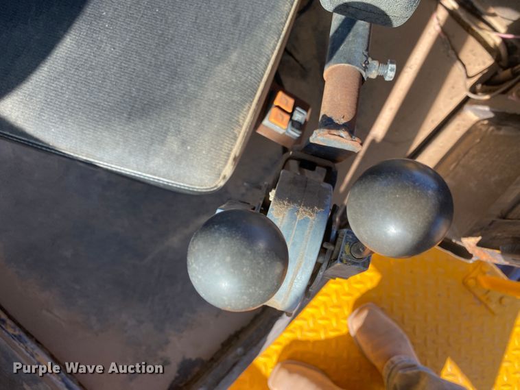 image for item IG9256 1985 Dynapac 624  tile plow