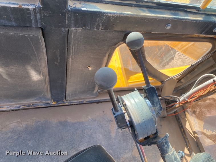 image for item IG9256 1985 Dynapac 624  tile plow