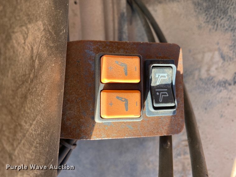 image for item IG9256 1985 Dynapac 624  tile plow