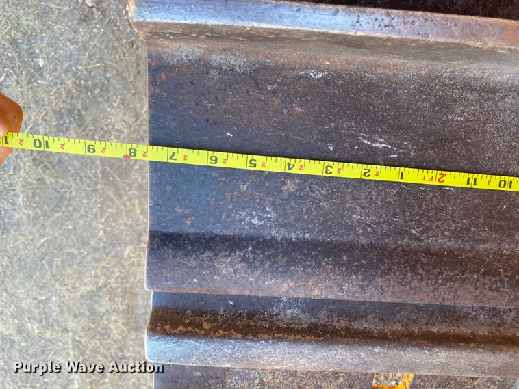 image for item IG9256 1985 Dynapac 624  tile plow