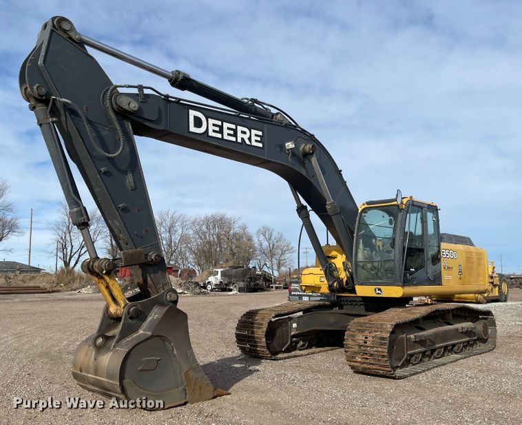 image for item IJ9500 2008 John Deere 350D LC  excavator