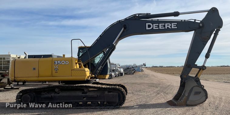 image for item IJ9500 2008 John Deere 350D LC  excavator