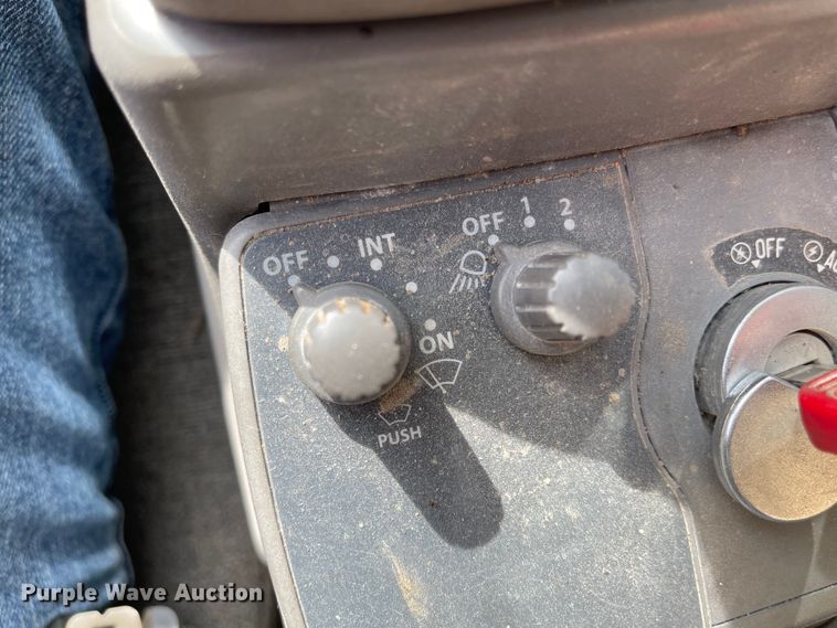 image for item IJ9500 2008 John Deere 350D LC  excavator