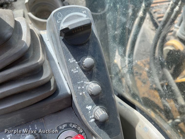 image for item IJ9500 2008 John Deere 350D LC  excavator