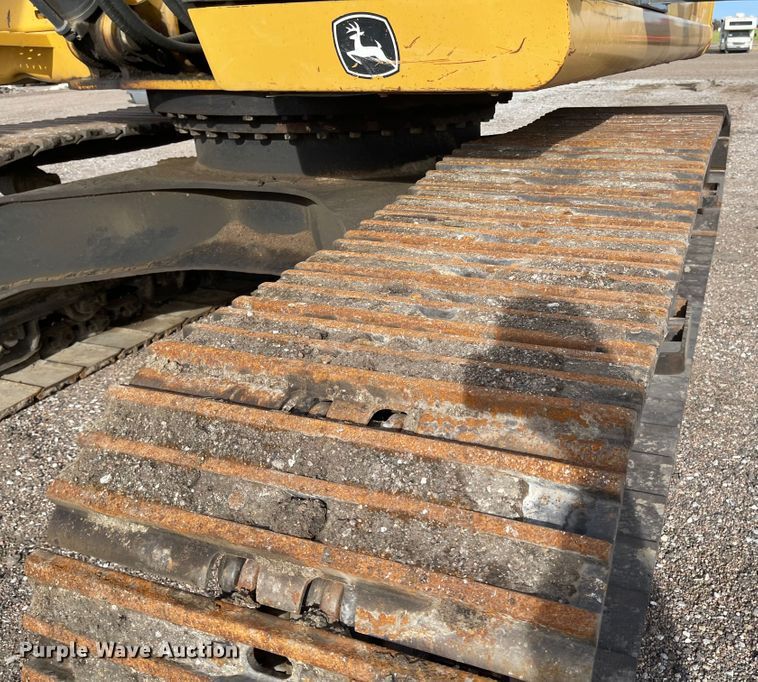 image for item IJ9500 2008 John Deere 350D LC  excavator