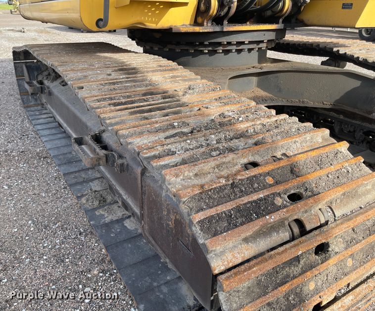 image for item IJ9500 2008 John Deere 350D LC  excavator