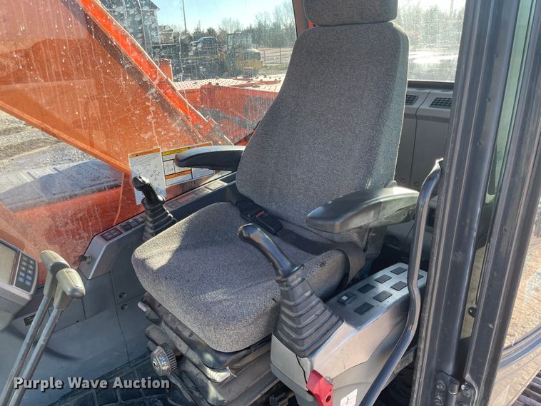 image for item IJ9516 Doosan DX225LC  excavator