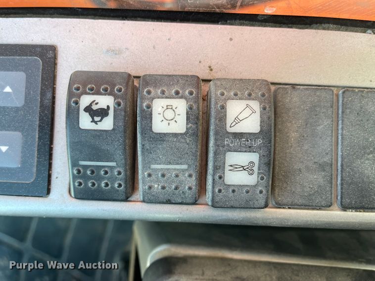 image for item IJ9516 Doosan DX225LC  excavator