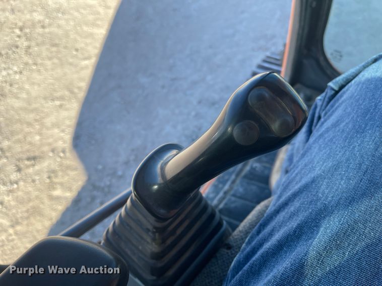 image for item IJ9516 Doosan DX225LC  excavator