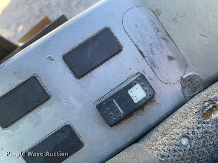 image for item IJ9516 Doosan DX225LC  excavator