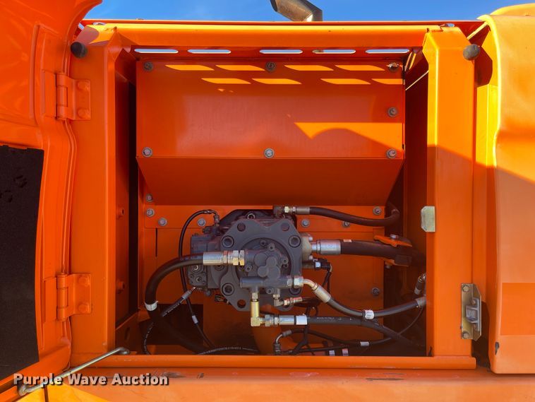 image for item IJ9516 Doosan DX225LC  excavator