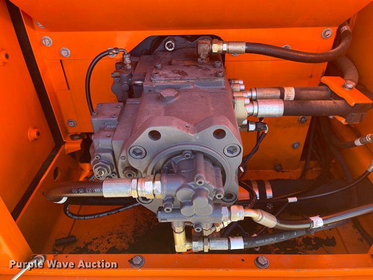 image for item IJ9516 Doosan DX225LC  excavator