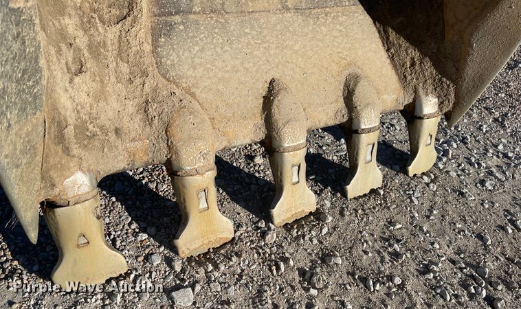 image for item IJ9516 Doosan DX225LC  excavator