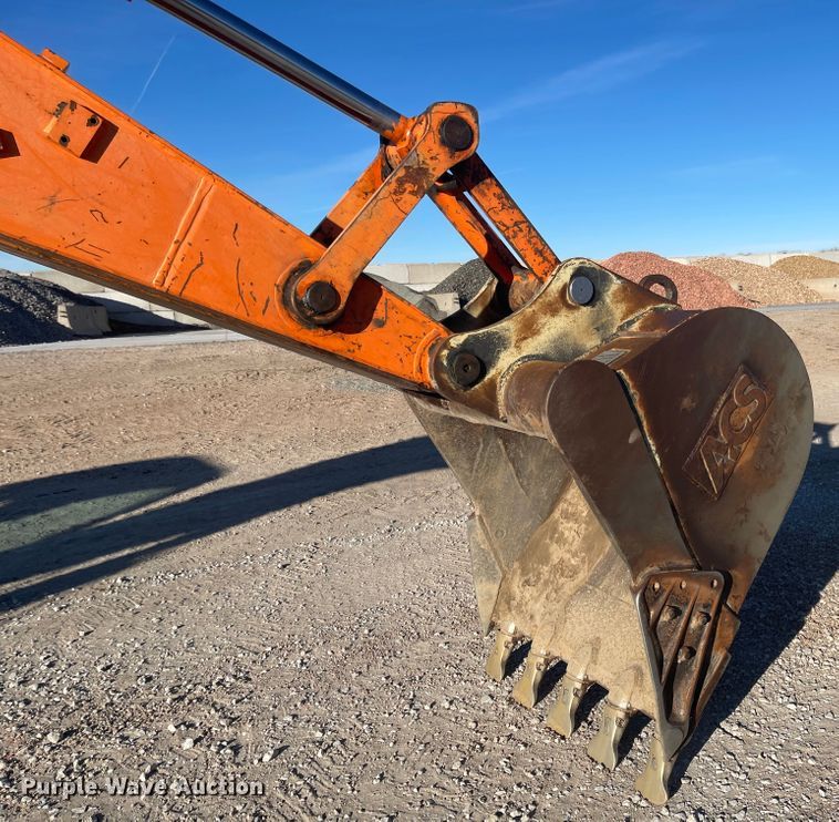 image for item IJ9516 Doosan DX225LC  excavator