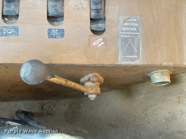 image for item IJ9517 1996 Caterpillar 613C Series II  elevating scraper