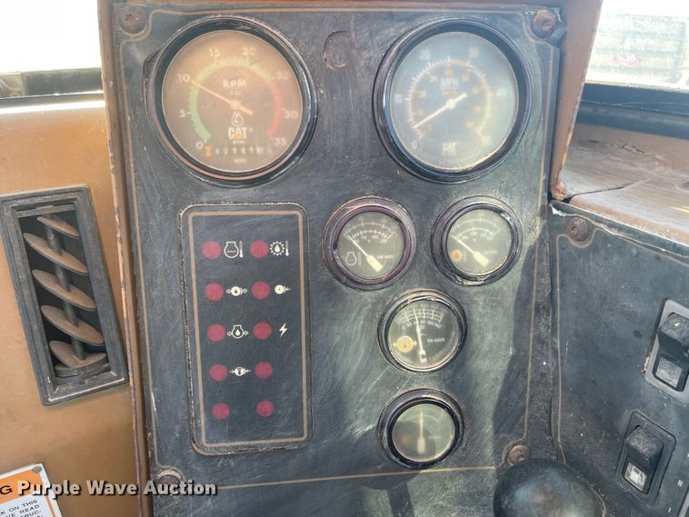 image for item IJ9517 1996 Caterpillar 613C Series II  elevating scraper