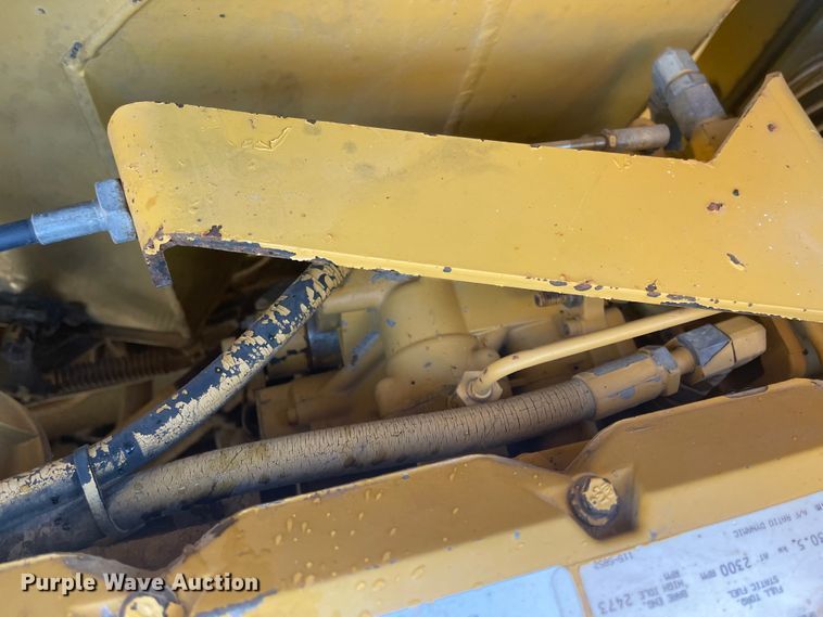 image for item IJ9517 1996 Caterpillar 613C Series II  elevating scraper