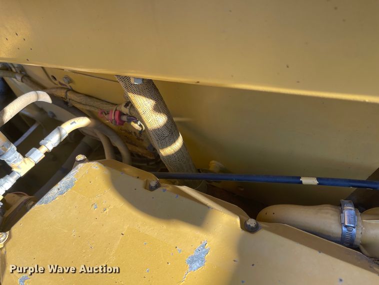 image for item IJ9517 1996 Caterpillar 613C Series II  elevating scraper