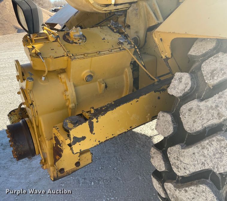 image for item IJ9517 1996 Caterpillar 613C Series II  elevating scraper