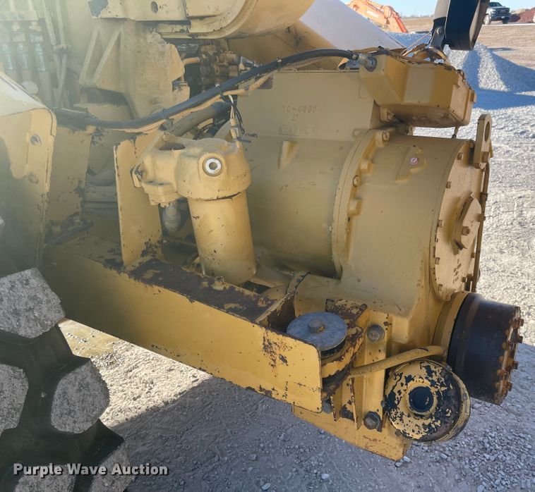 image for item IJ9517 1996 Caterpillar 613C Series II  elevating scraper