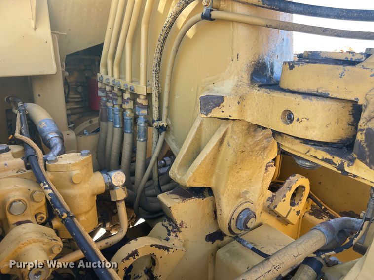 image for item IJ9517 1996 Caterpillar 613C Series II  elevating scraper