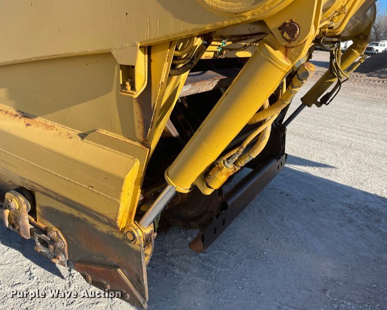 image for item IJ9517 1996 Caterpillar 613C Series II  elevating scraper