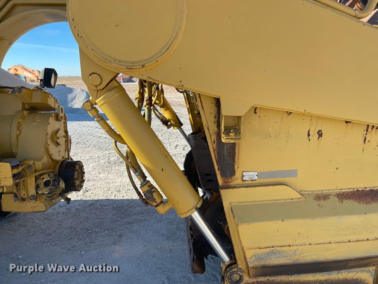 image for item IJ9517 1996 Caterpillar 613C Series II  elevating scraper