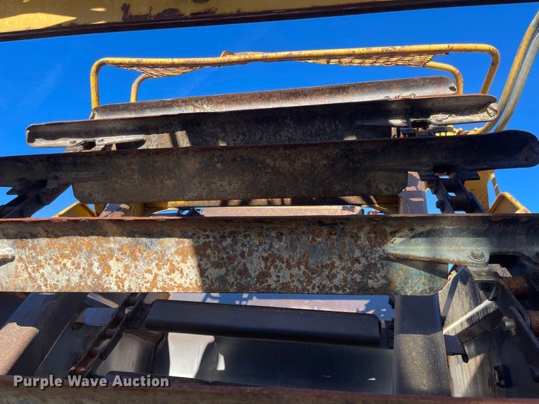 image for item IJ9517 1996 Caterpillar 613C Series II  elevating scraper