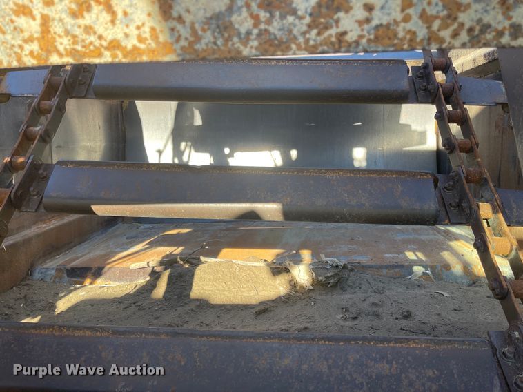 image for item IJ9517 1996 Caterpillar 613C Series II  elevating scraper