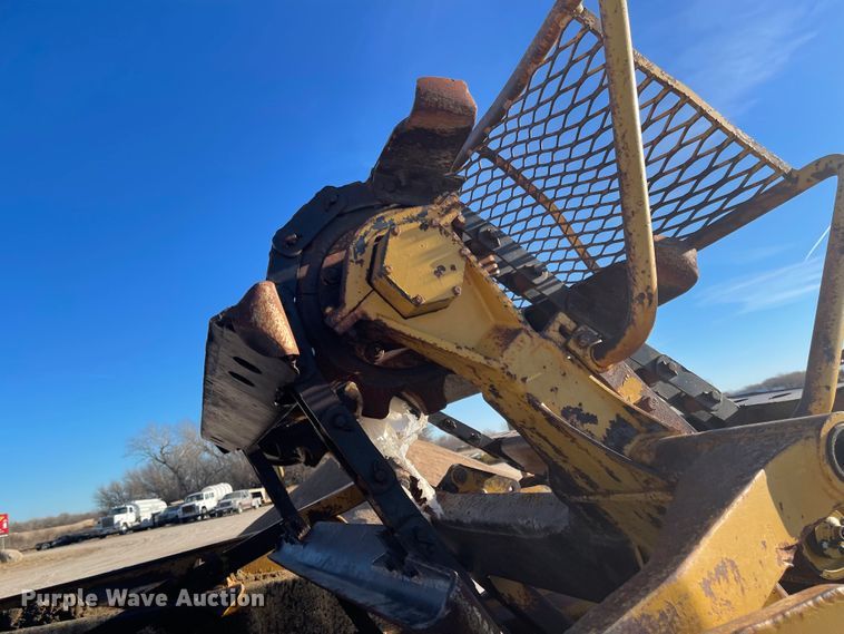 image for item IJ9517 1996 Caterpillar 613C Series II  elevating scraper