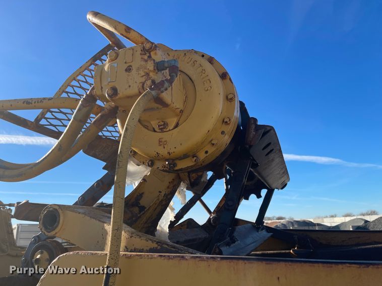 image for item IJ9517 1996 Caterpillar 613C Series II  elevating scraper