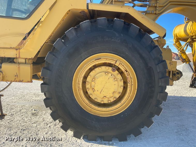 image for item IJ9517 1996 Caterpillar 613C Series II  elevating scraper