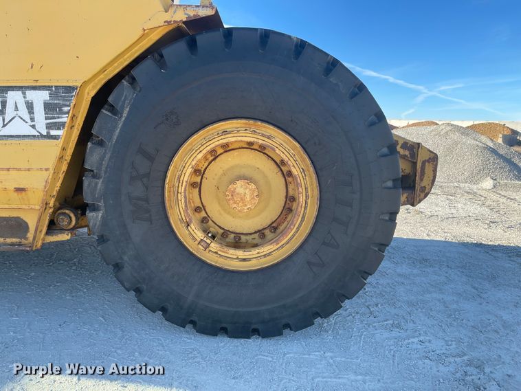 image for item IJ9517 1996 Caterpillar 613C Series II  elevating scraper