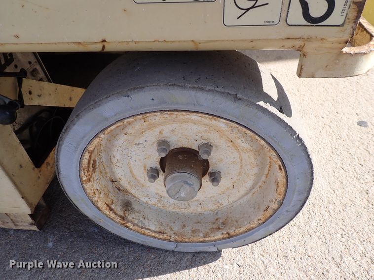 image for item IK9181 JLG 3246E2  scissor lift