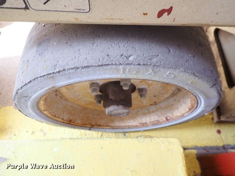 image for item IK9181 JLG 3246E2  scissor lift