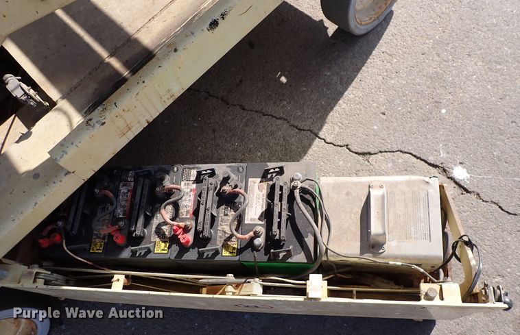 image for item IK9181 JLG 3246E2  scissor lift