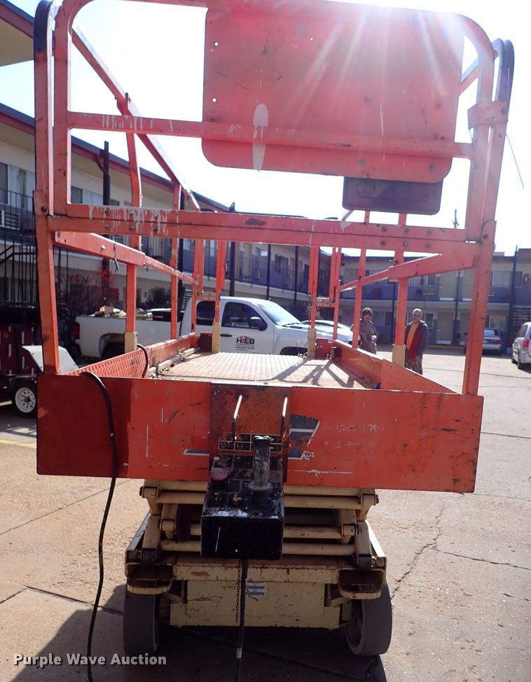image for item IK9181 JLG 3246E2  scissor lift